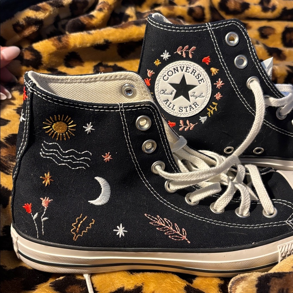 NWOT It’s okay to wander Converse Black High-Top Sneakers with Embroidery - Picture 3 of 10